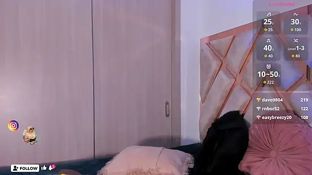 khloe__018n Live XXX chat