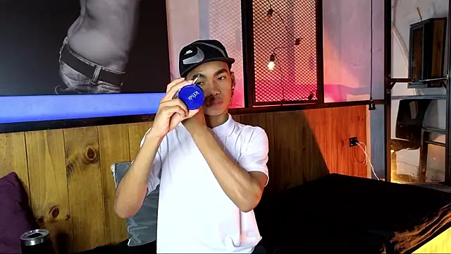 AlanCutee's Live XXX Chat