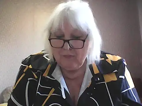 Alexia64231 Show in webcam