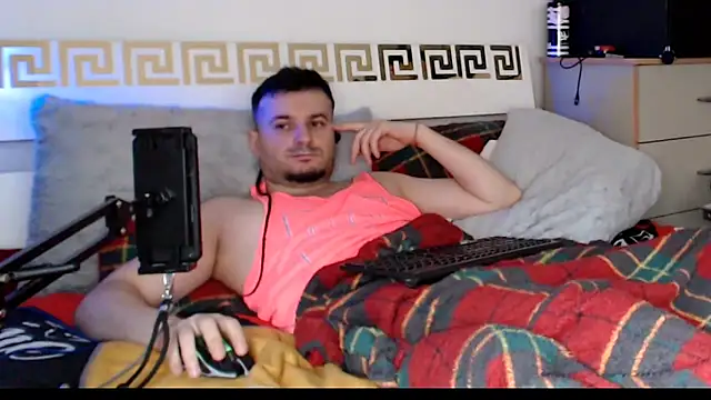 FuckToyBoy69 Adlı Modelin Canlı XXX Sohbeti