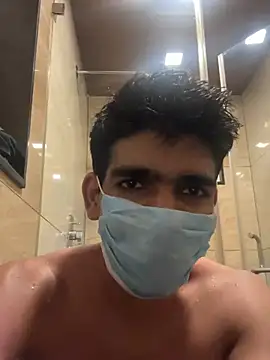 BadBoyTom78 Adlı Modelin Canlı XXX Sohbeti