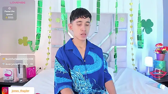 Thayler_jonesのライブXXXチャット