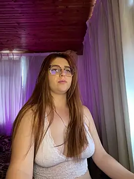 CoraVibes' Live XXX Chat