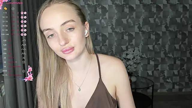 XXX chat uživo modela A_delina