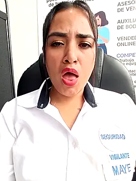 Pokazy przed kamerką – MAYE__13