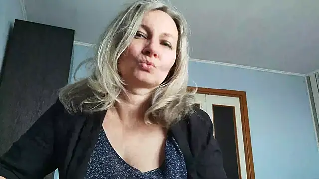 Вебкам-шоу EdithManning