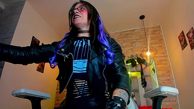 Chatroom XXX en direct de Evangelinejoness_