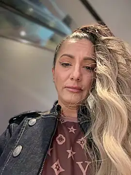 adya-aly 라이브 XXX 채팅