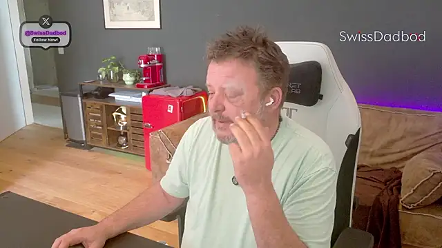 SwissDadbod's Live XXX Chat