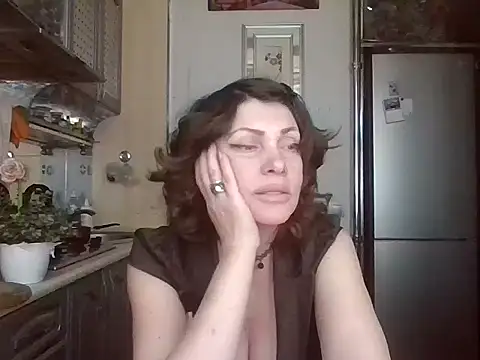 دردشة Baby-Matilda الجنسية المباشرة