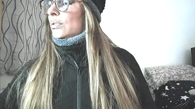 CristalDivineのライブXXXチャット