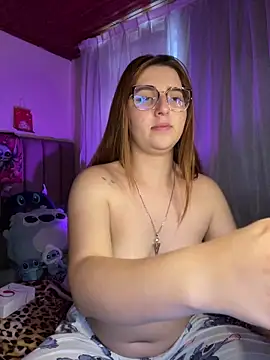 Онлайн чат XXX CoraVibes