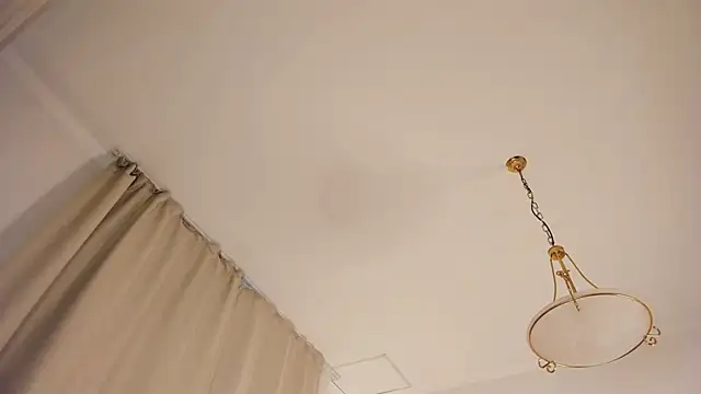 LaureMestler Show in webcam