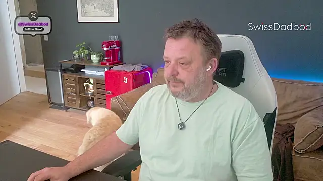 SwissDadbod's Live XXX Chat