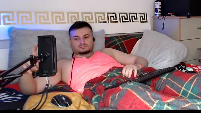 Chatroom XXX en direct de FuckToyBoy69