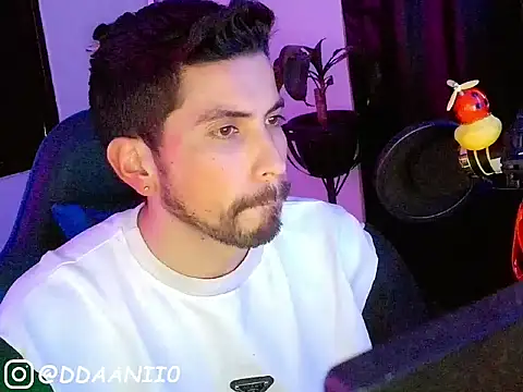 ddaanii0 – webcam-show