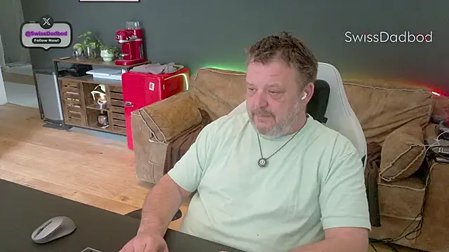 دردشة SwissDadbod الجنسية المباشرة