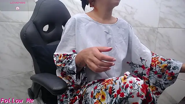 kyra_jeet's Live XXX Chat