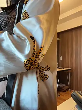 Czat XXX na żywo – Hotmomcheckk_