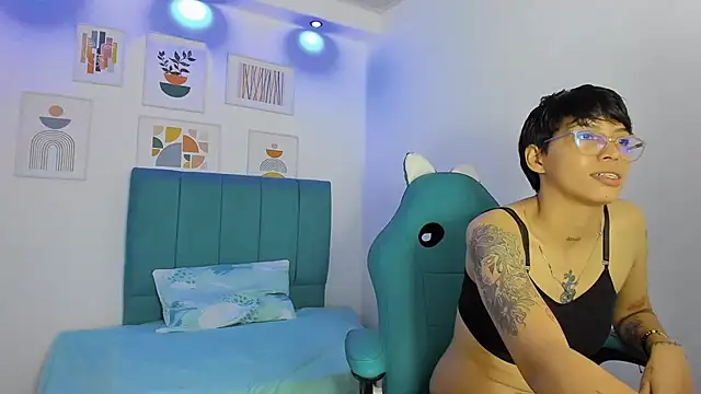 ivyheat3 Chat XXX in diretta