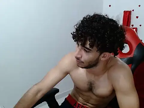 Caius_fox Adlı Modelin Canlı XXX Sohbeti