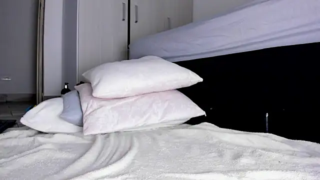 Skarleth69 即時 XXX 聊天