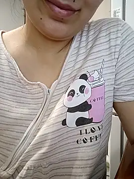 Emi_hot1's Live XXX Chat