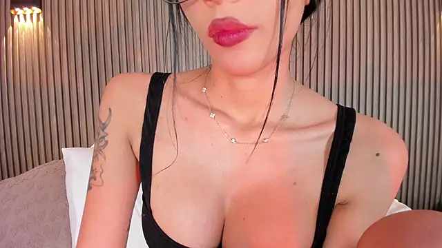 Chatroom XXX en direct de CaitlynCouper