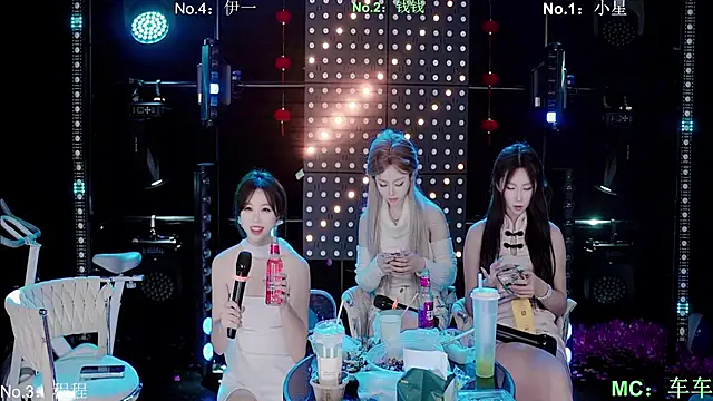 ZZ00033S Chat XXX in diretta