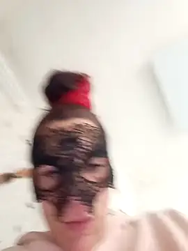 Porcellina0924 élő XXX-chatje