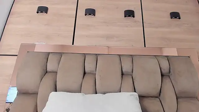 karol_lewiss' Live XXX Chat