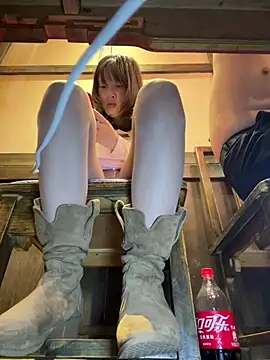 littleqiu Adlı Modelin Canlı XXX Sohbeti