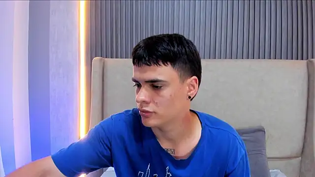 BenitoSaenz Adlı Modelin Canlı XXX Sohbeti