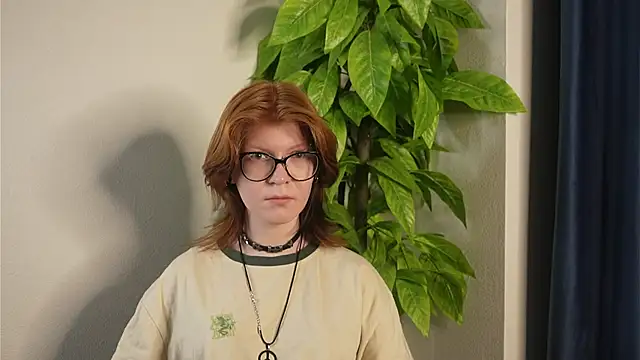 BessHuson Adlı Modelin Canlı XXX Sohbeti