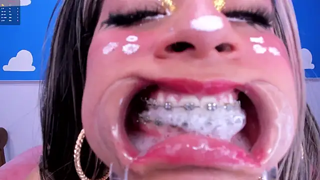 miss__evolet 即時 XXX 聊天