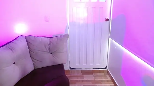 milfroussen Live XXX chat