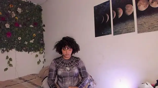 chloe_kisses Adlı Modelin Canlı XXX Sohbeti