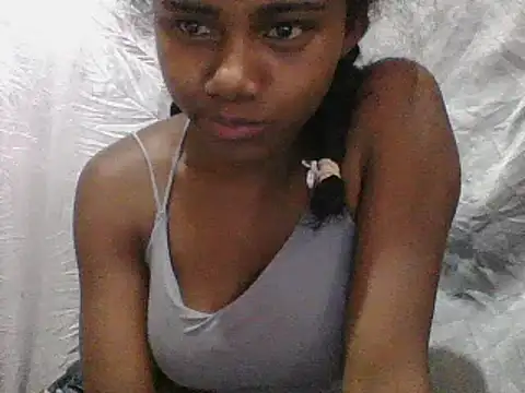 Hamie_sexy Adlı Modelin Canlı XXX Sohbeti