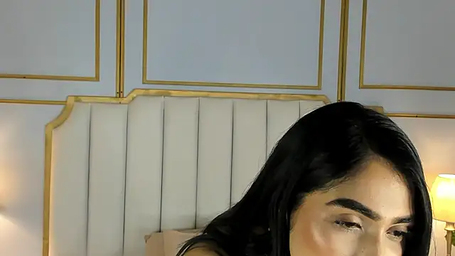 Sophie_nolie Adlı Modelin Canlı XXX Sohbeti