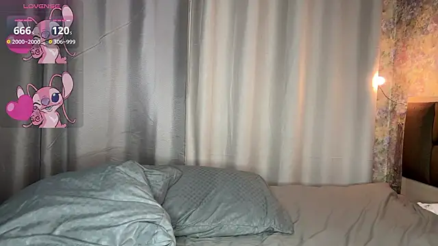 LoraDavi Chat XXX live