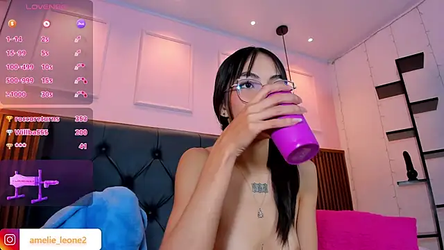 AMELIELEONE Chat XXX in diretta