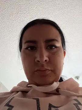 Pokazy przed kamerką – Abril_Luv