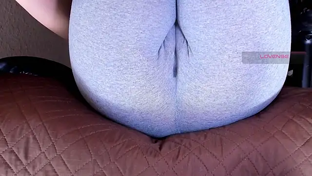 Cameltoe_squirt_inPants 即時 XXX 聊天