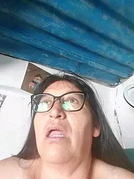 clarita_01 Show in webcam