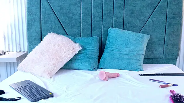 Kendall__11 – Naživo XXX chat