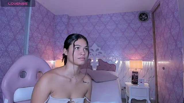 แชท XXX สดของ babysophie18_