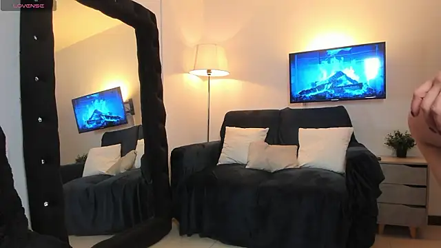 whitneyhot's Live XXX Chat