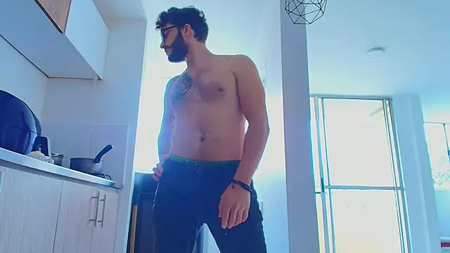 thomas_gun's Live XXX Chat