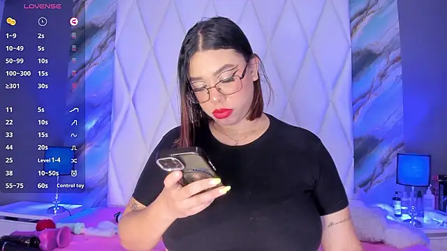 DanniaMonroee 现场XXX聊天