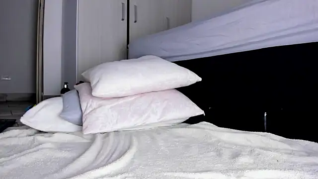 Skarleth69's Live XXX Chat